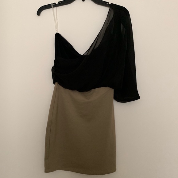 ✨HP✨ Lulu's Black & Tan Mini Dress - Picture 3 of 4